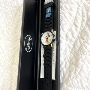 VINTAGE DISNEY MICKEY MOUSE WATCH